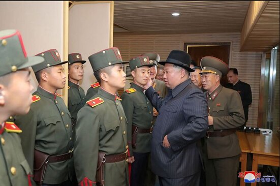 بازدید رهبر کره شمالی از مدرسه انقلابی مانگ یونگ