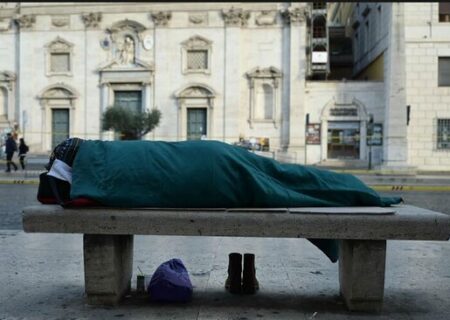 تصویری از بی خانمان های شهر روم ایتالیا