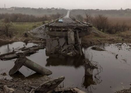 تخریب یک پل در اثر جنگ در شهر خرسون اوکراین