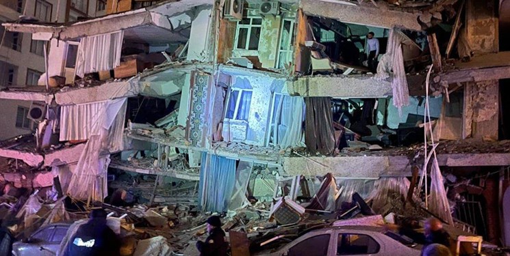 بیش از ۳۰۰ کشته و ۲۰۰۰ مصدوم در زلزله شدید ترکیه و سوریه/ انفجار خط لوله گاز در ترکیه
