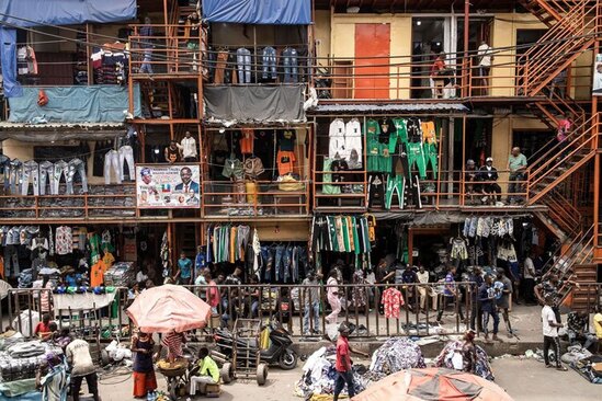 بازار البسه در شهر لاگوس نیجریه