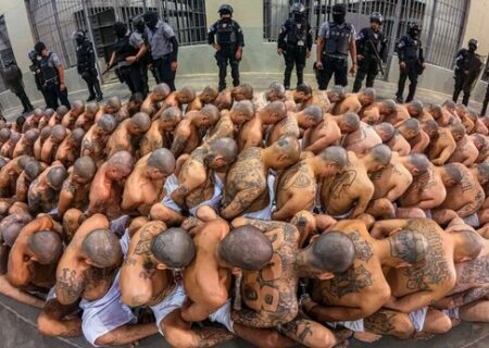 انتقال۲ هزار زندانی خطرناک به زندانی جدید/عکس