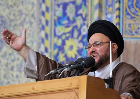 امام جمعه اصفهان: باید این کشور اسلامی را از وضع فعلی بی‌حجابی نجات داد و از بدتر شدن شرایط جلوگیری کرد