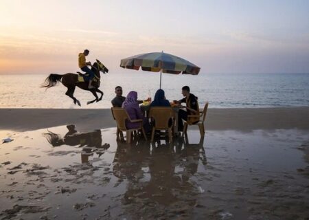 تصویری متفاوت از تفریح فلسطینی‌ها در ساحل غزه