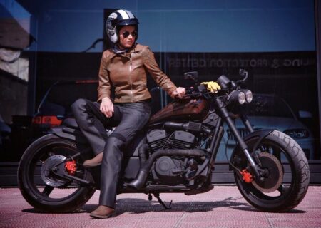 موتورسواری زنان جاافتاده و دیگر کسی از دیدن یک خانم موتورسوار تعجب نمی‌کند +تصاویر