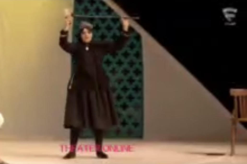 ویدئویی از رقصنده خانم در یک تئاتر پربازدید شد