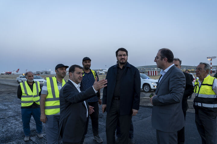 دستور وزیر راه و شهرسازی برای اتمام پروژه های فرودگاه امام خمینی (ره) قبل از پروازهای اربعین