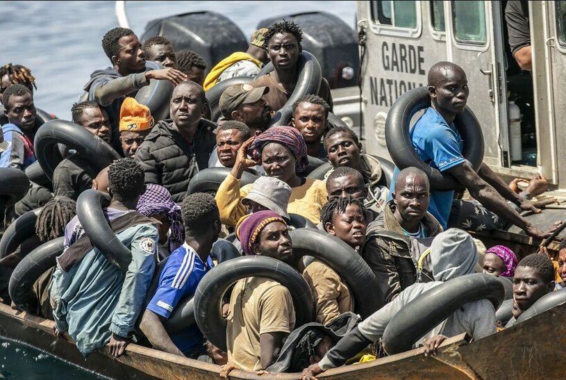 قایق پر از پناهجویان آفریقایی عازم اروپا