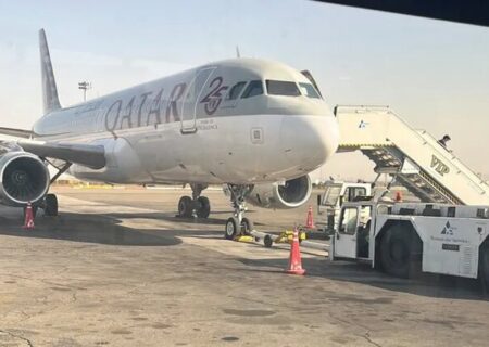 هواپیمای حامل زندانیان آمریکایی تهران را ترک کرد