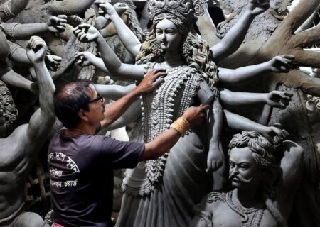 یک کارگاه مجسمه سازی در بنگلادش