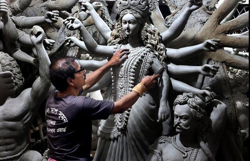 یک کارگاه مجسمه سازی در بنگلادش