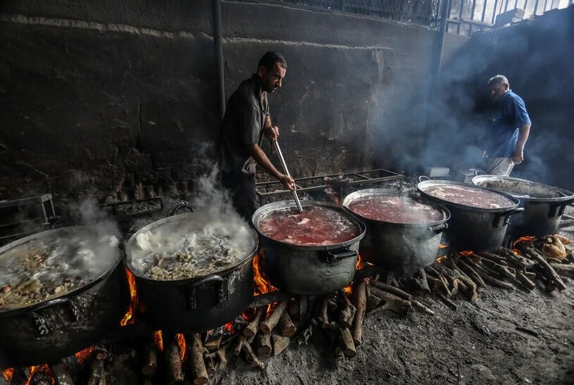 پخت غذا برای آوارگان جنگی در جنوب نوار غزه