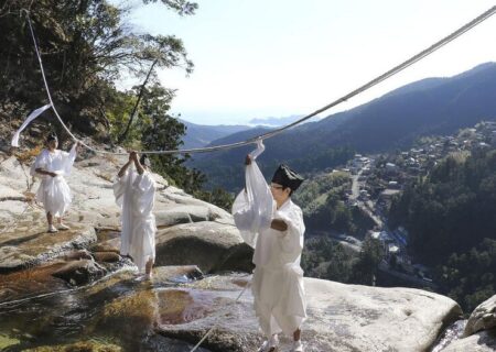 تعویض “طناب مقدس” از سوی راهبان “شینتو”