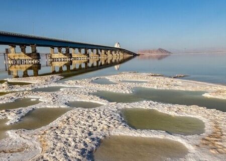 تکذیب خبر برداشت لیتیم از دریاچه ارومیه