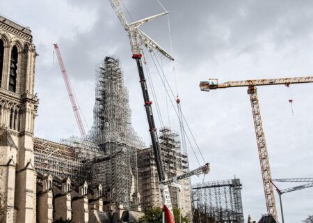 عملیات بازسازی کلیسای جامع نوتردام پاریس