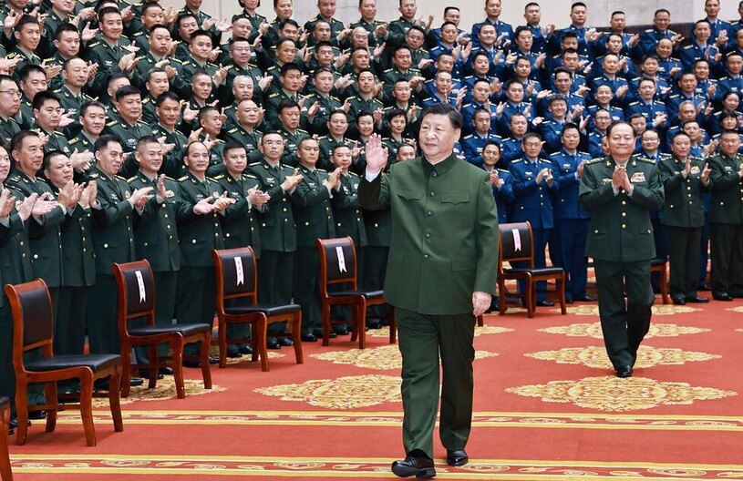 بازدید رییس جمهوری چین از افسران ارشد ارتش خلق