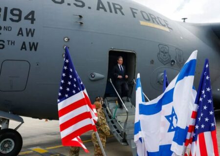 ورود وزیر امور خارجه آمریکا به فرودگاه شهر تل آویو