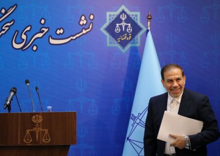 اتهام جاسوسی برای دو تبعه انگلیسی دستگیر شده در کرمان