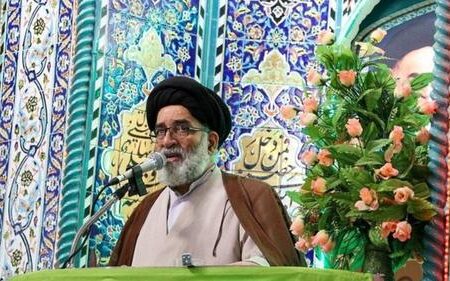 امام جمعه ورامین : برخی زنان و دختران هزینه گزافی صرف آرایش، کاشت ناخن و عمل بینی می کنند، اینها چه سودی دارد؟