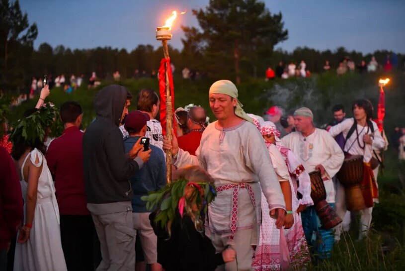 جشن آغاز انقلاب تابستانی در کرسنویارسک روسیه