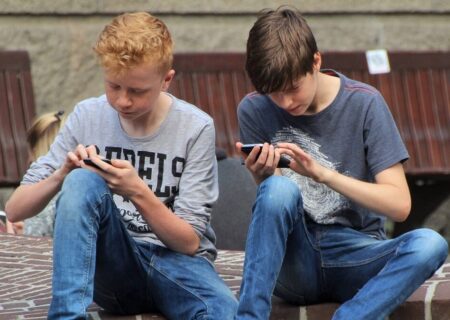 نیویورک شبکه‌های اجتماعی را برای نوجوانان محدود می‌کند