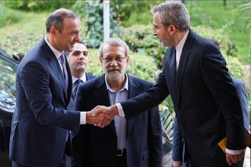 بازگشت علی باقری کنی به دبیرخانه شعام | چگونه و چرا سایه جلیلی، معاون لاریجانی شد؟