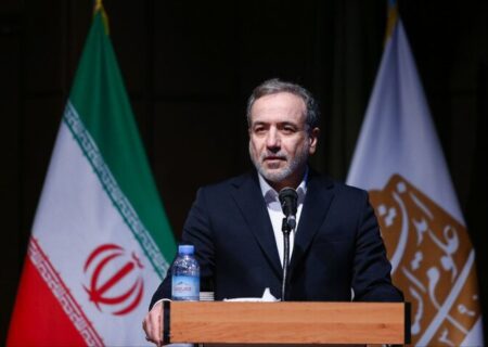 وزارت خارجه در انفعال؛ عراقچی در میدان تحریم‌ها چرا فقط شعار می‌دهد؟
