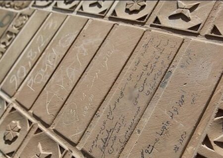 یادگاری‌نویسی بر سنگ‌های تاریخ؛ چرا تخریب میراث فرهنگی به بحران خاموش تبدیل شده است؟