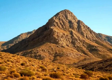 کوه کلنگ گزلا چسیت؟ کجاست و چه تاسیساتی دارد که ترامپ می خواهد به آن حمله کند؟