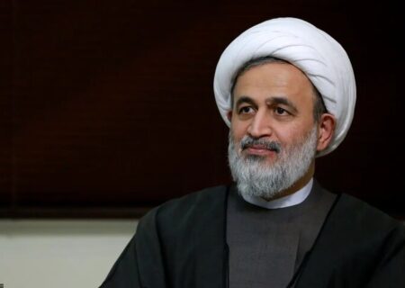 انتقاد تند از پناهیان و یک عضو مجلس خبرگان/ حرفهای بی منطق و خلاف شرع می زنند و بهانه به دست دشمن می دهند