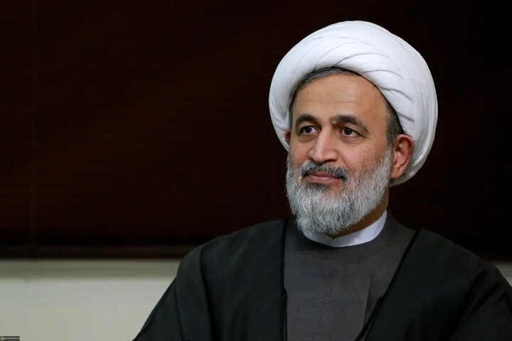 انتقاد تند از پناهیان و یک عضو مجلس خبرگان/ حرفهای بی منطق و خلاف شرع می زنند و بهانه به دست دشمن می دهند