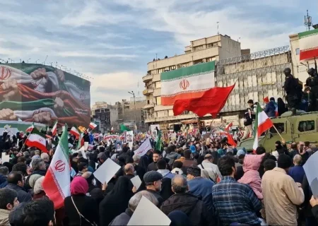 چرا با «دعوت برای براندازی دولت مستقر» برخورد نمی شود؟